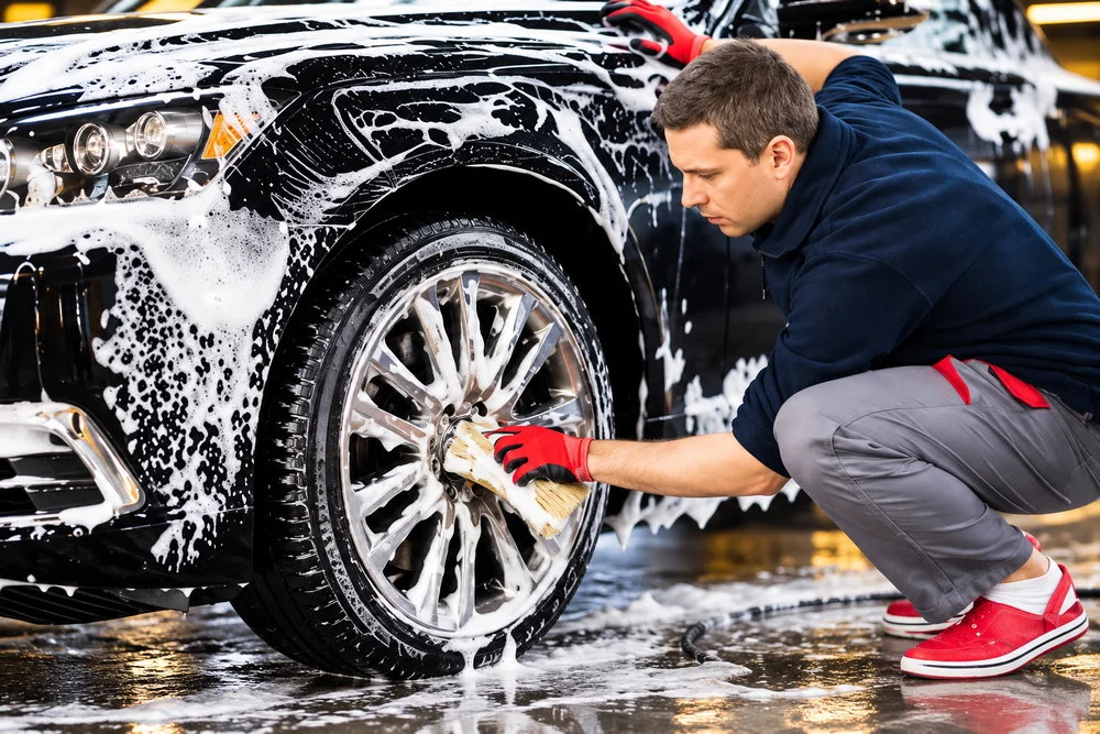 Detailed wheel cleaning during a valet